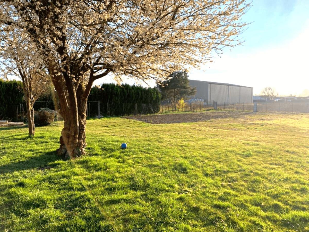 Studio Confortable, Parking Et Jardin Buchères Eksteriør billede